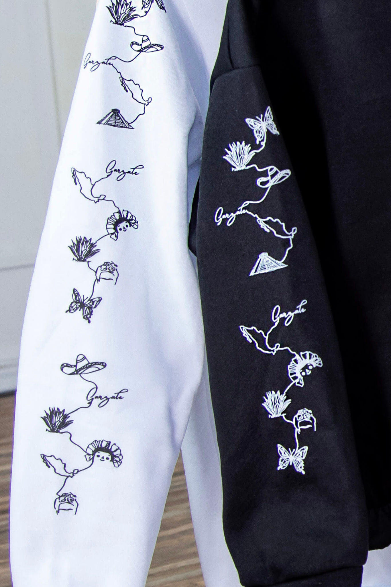 Men's White Ribbed Crew Neck Sweater